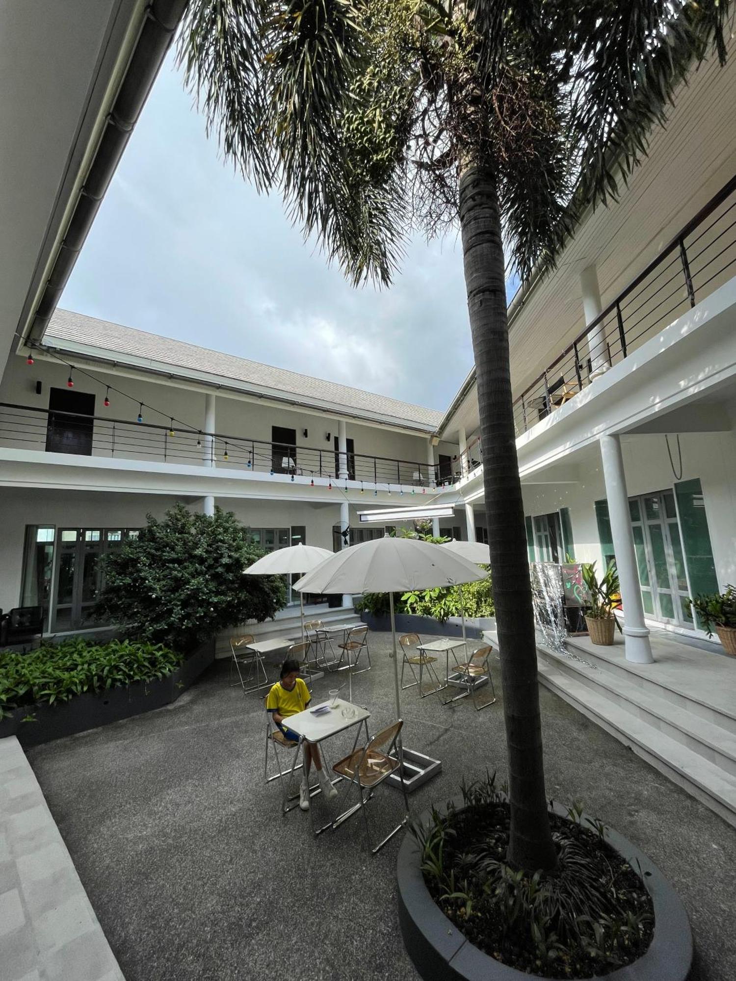 Centerpoint Hotel & Plaza Thong Sala Extérieur photo