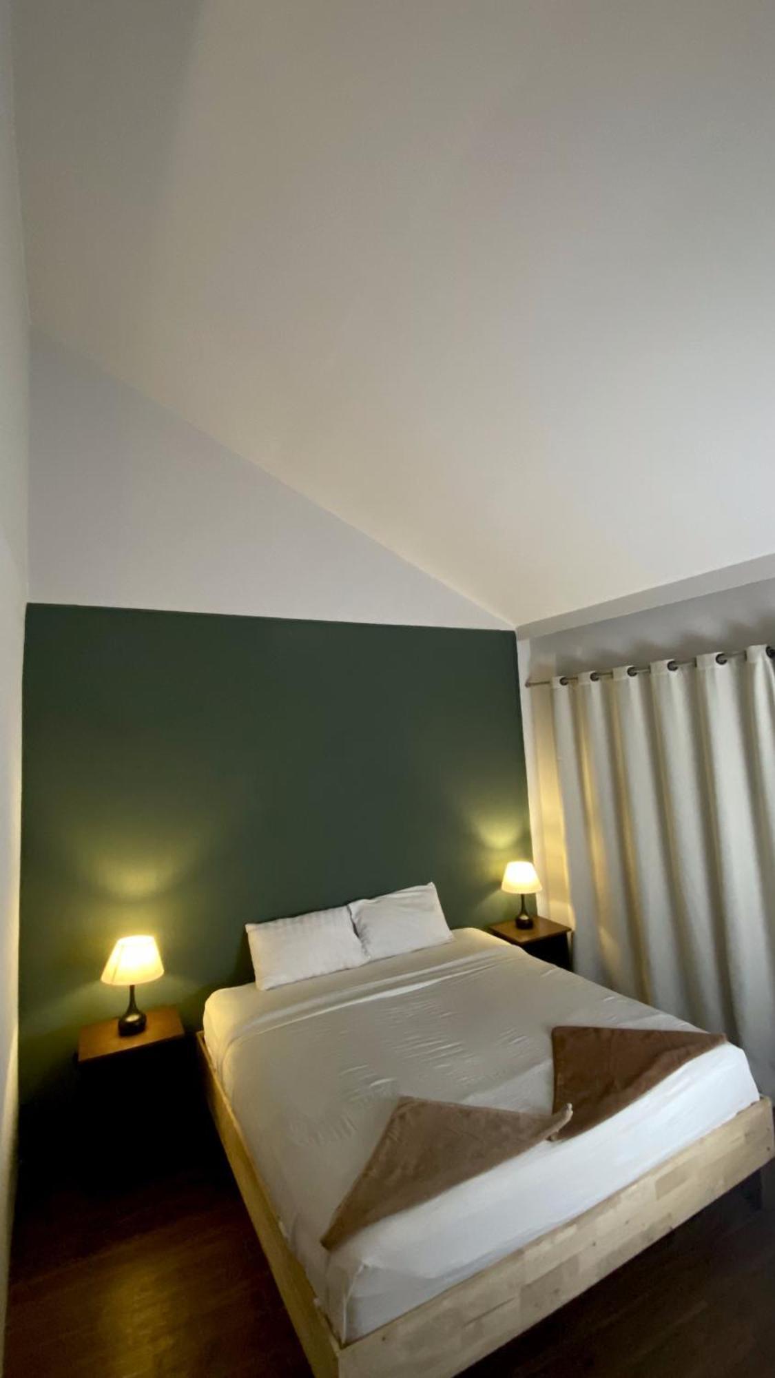 Centerpoint Hotel & Plaza Thong Sala Extérieur photo