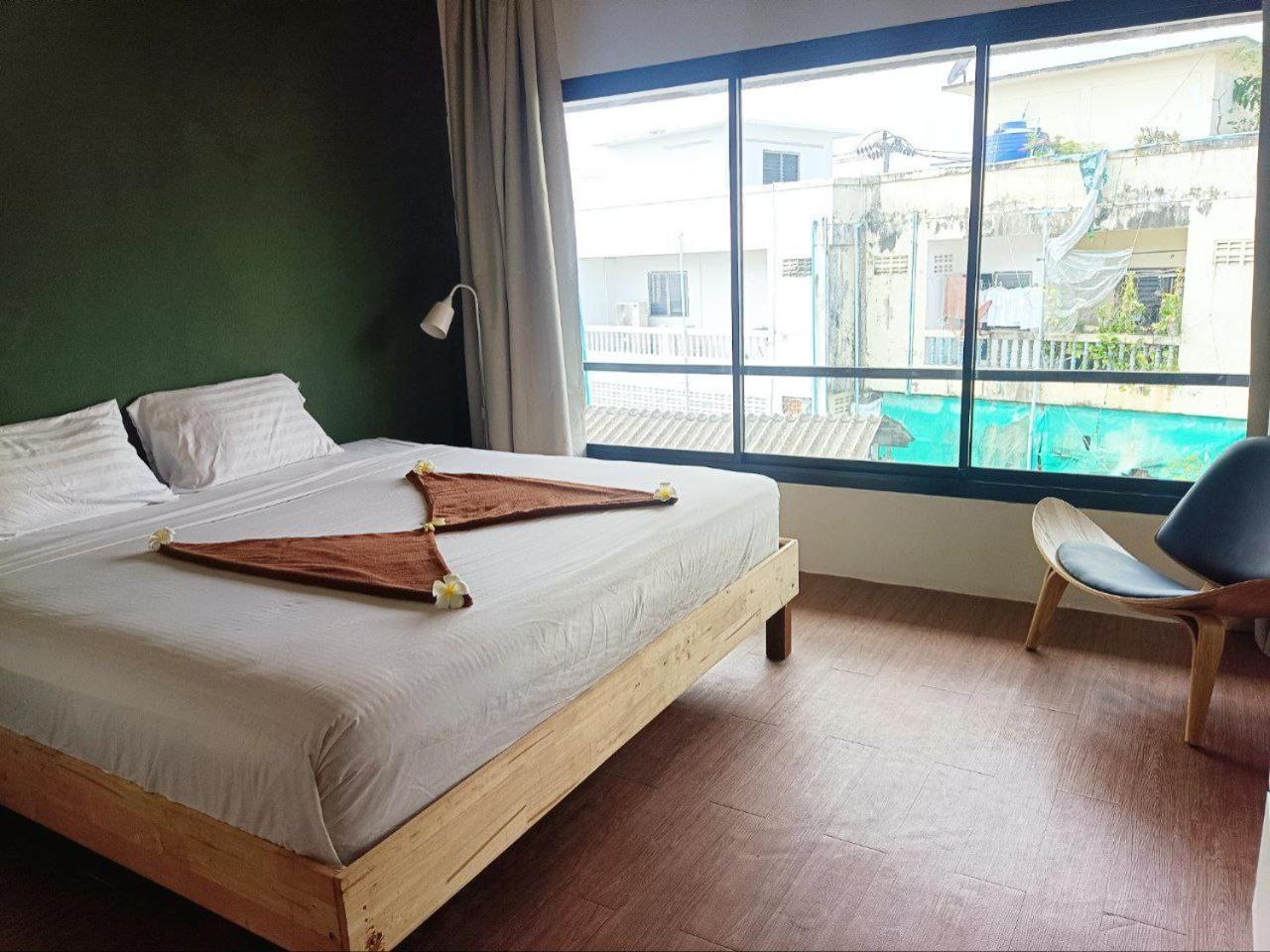 Centerpoint Hotel & Plaza Thong Sala Extérieur photo